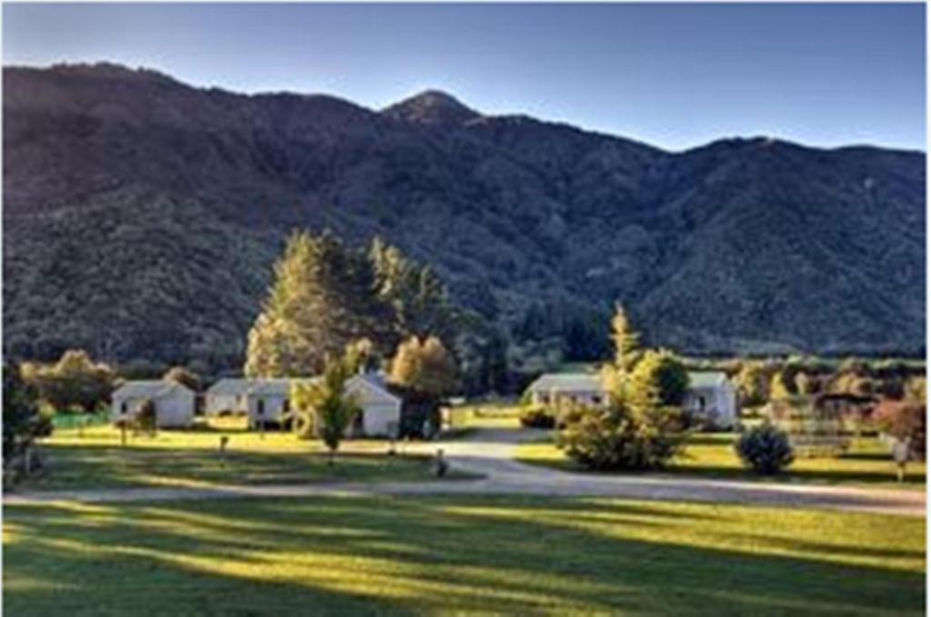 Smiths Farm Holiday Park Linkwater ภายนอก รูปภาพ