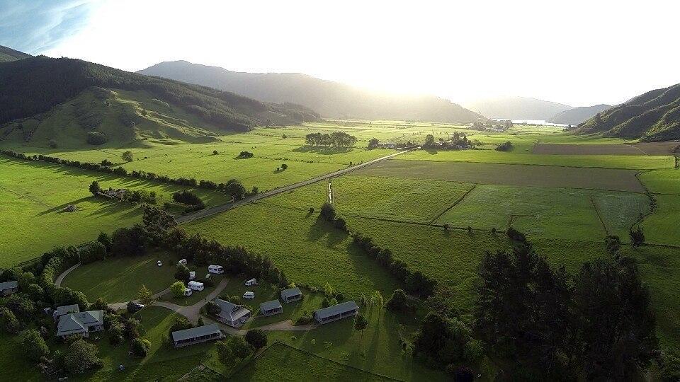 Smiths Farm Holiday Park Linkwater ภายนอก รูปภาพ