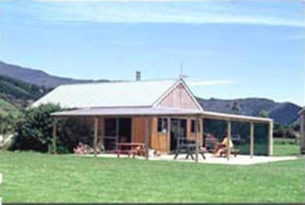 Smiths Farm Holiday Park Linkwater ภายนอก รูปภาพ