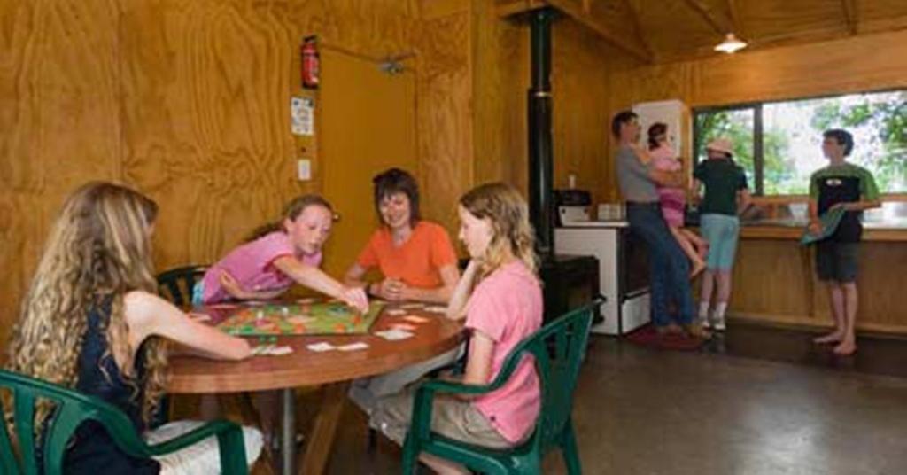 Smiths Farm Holiday Park Linkwater ภายนอก รูปภาพ