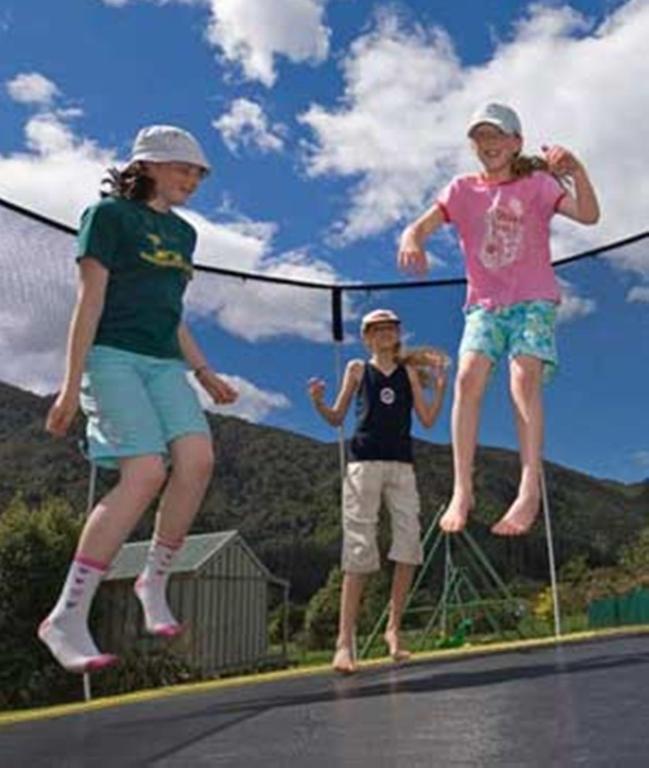 Smiths Farm Holiday Park Linkwater ภายนอก รูปภาพ