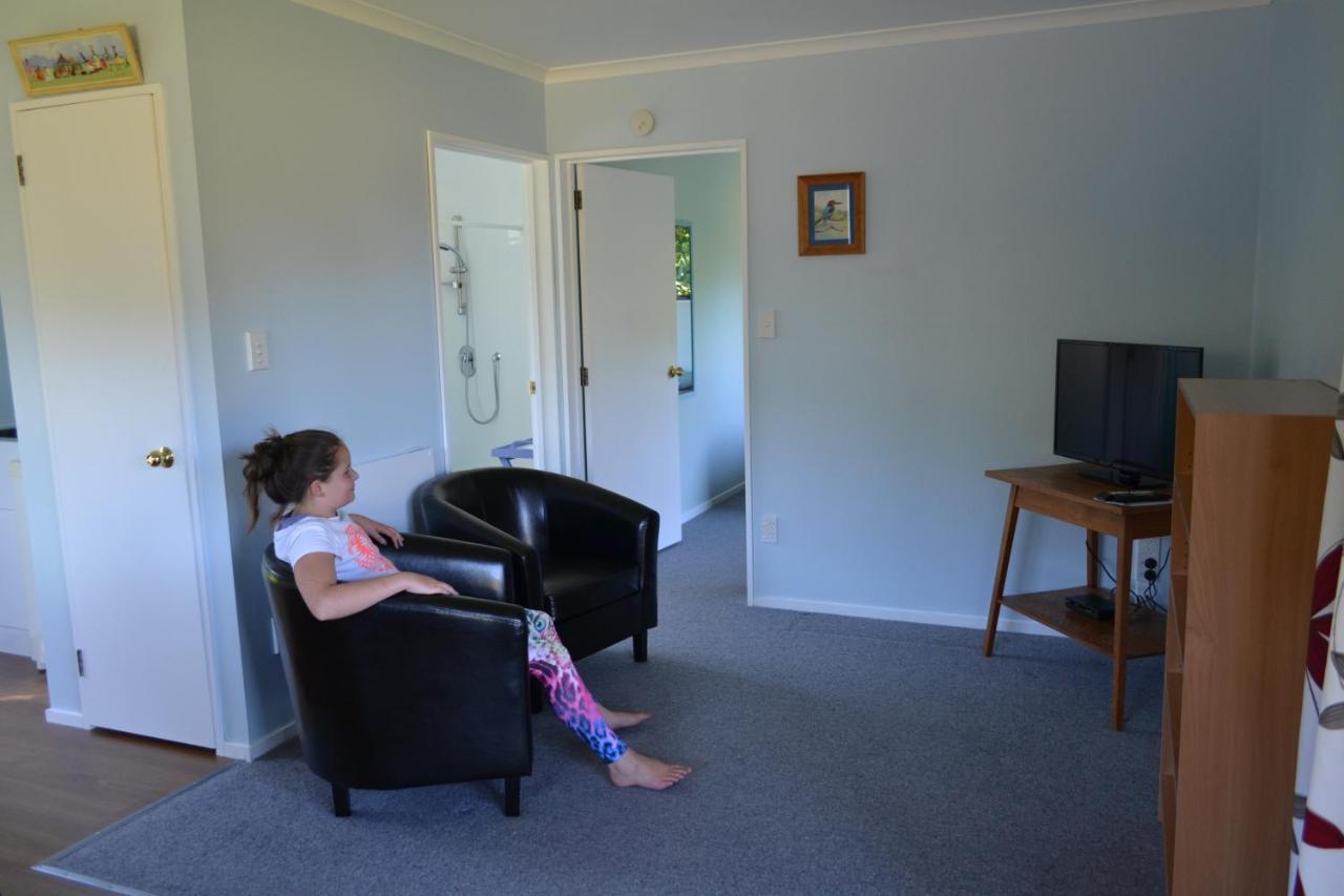 Smiths Farm Holiday Park Linkwater ภายนอก รูปภาพ