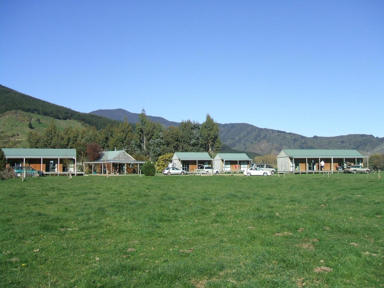 Smiths Farm Holiday Park Linkwater ภายนอก รูปภาพ