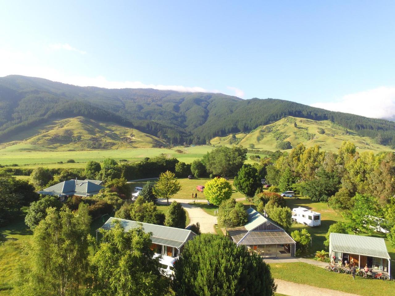 Smiths Farm Holiday Park Linkwater ภายนอก รูปภาพ